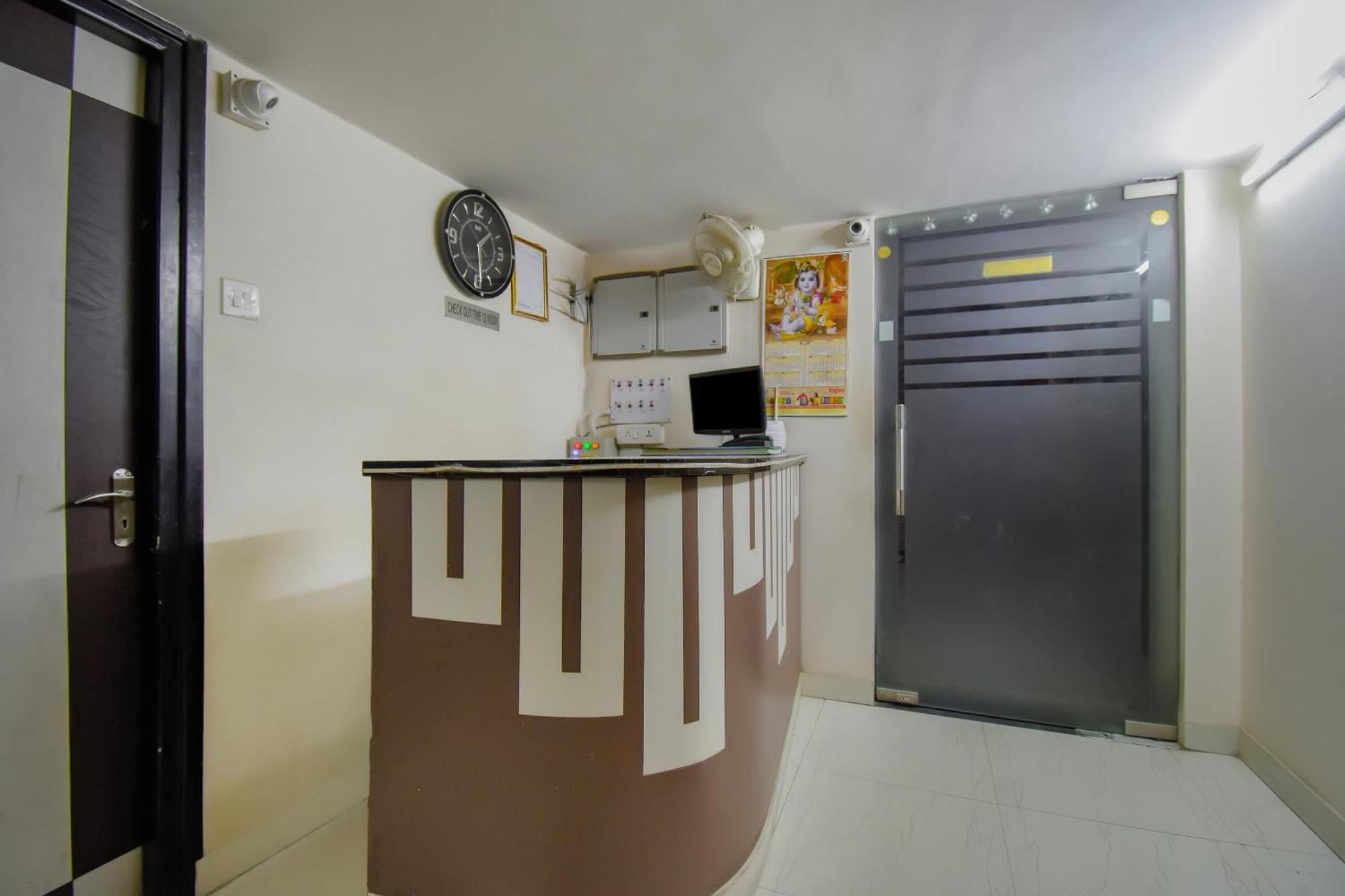 Hotel O Lindsay Inn Guest House Bara Bazar Exterior photo